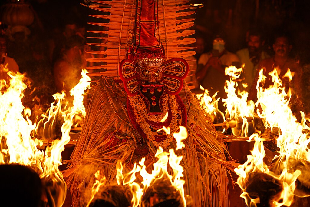 Kandakarnan Theyyam