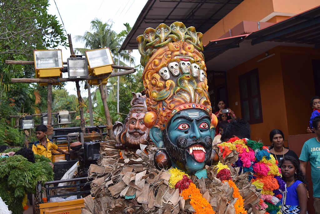 Kummatti at Urakam, Thrishur